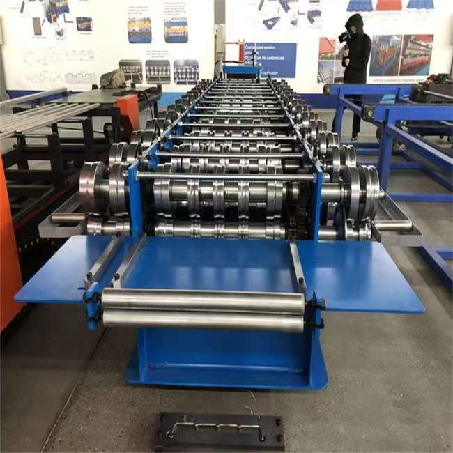 Bemo panel standing seam panel roll forming machine