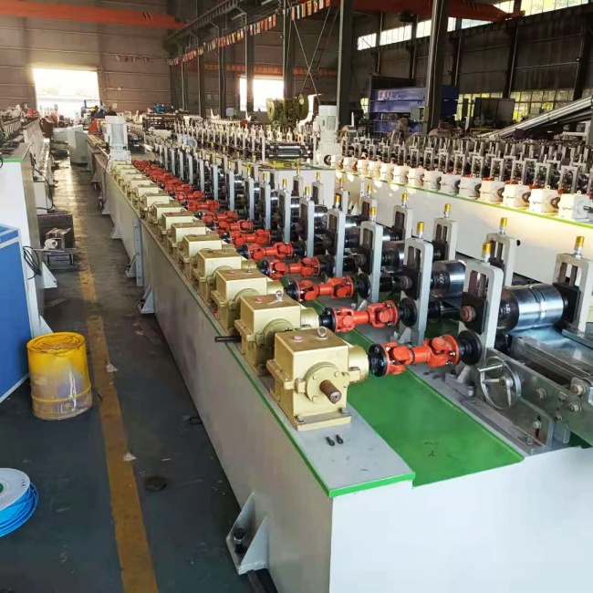 PU Rolling Shutter Forming Machine