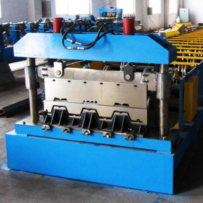 High - efficiency metal floor deck roll forming machine